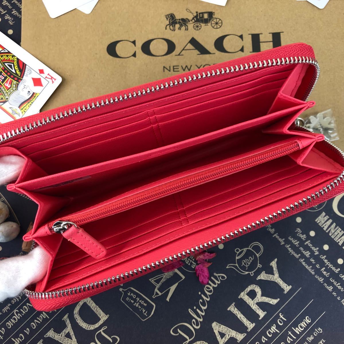 永久定番 COACH コーチ ︎✿フラワー チャーム シグネチャー