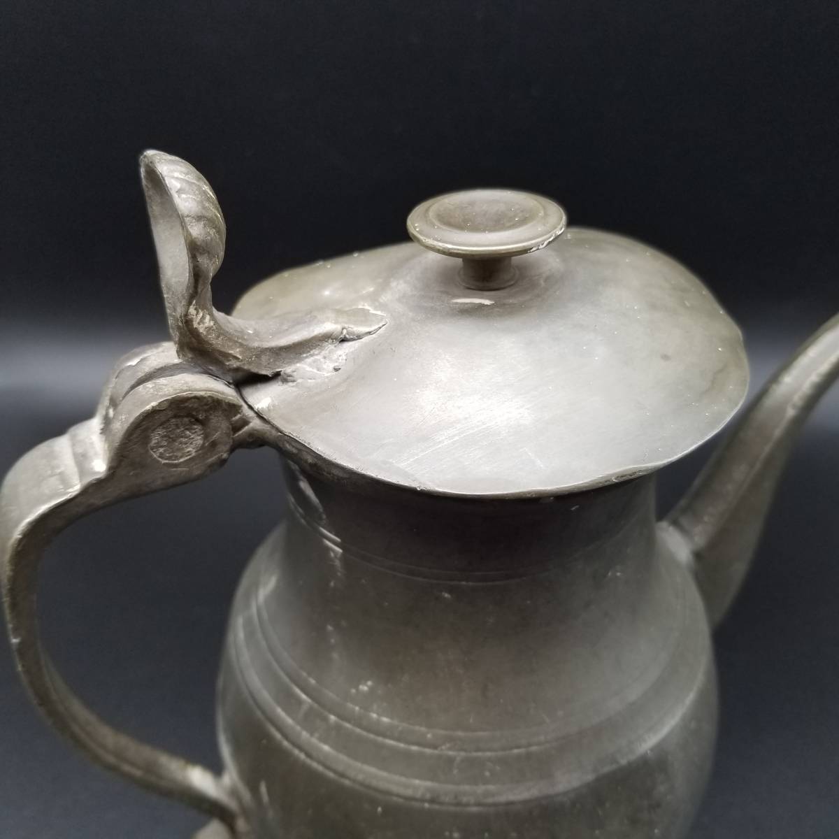 19世紀 英国 アンティーク ヴィクトリア ピューター ティー コーヒー ポット やかん 紅茶 シンプルデザイン 花器としても 白目_画像5