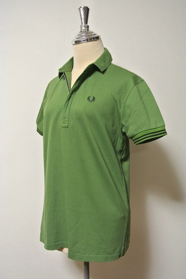 □美品！FRED PERRY【フレッドペリー】ジッパーポロシャツ！定価12,000