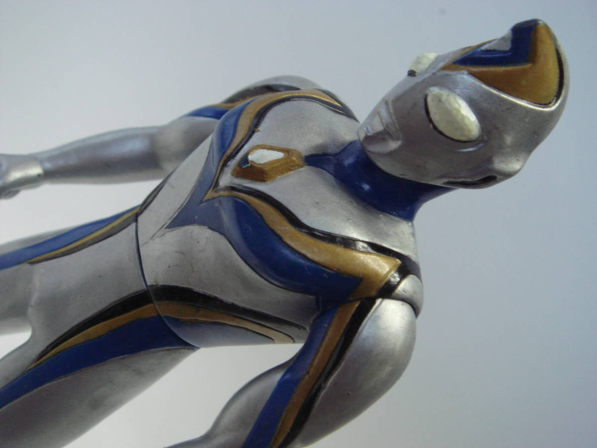 Bibian 比比昂 - ☆① ウルトラ ヒーロー シリーズ ニセ Bibian 比比昂 - ☆① ウルトラ ヒーロー シリーズ ニセ