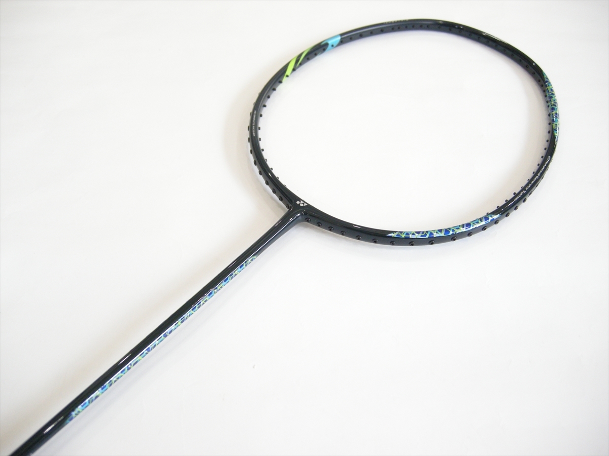 送料込/新品/ヨネックス/海外最軽量/3F/63g/アストロクス22LT 送料込/新品/ヨネックス/海外最軽量/3F/63g/アストロクス22LT