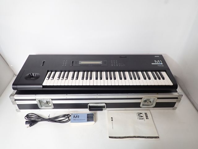 KORG コルグ シンセサイザー M1 ハードケース付き ☆ 64ED0-1 ic.sch.id