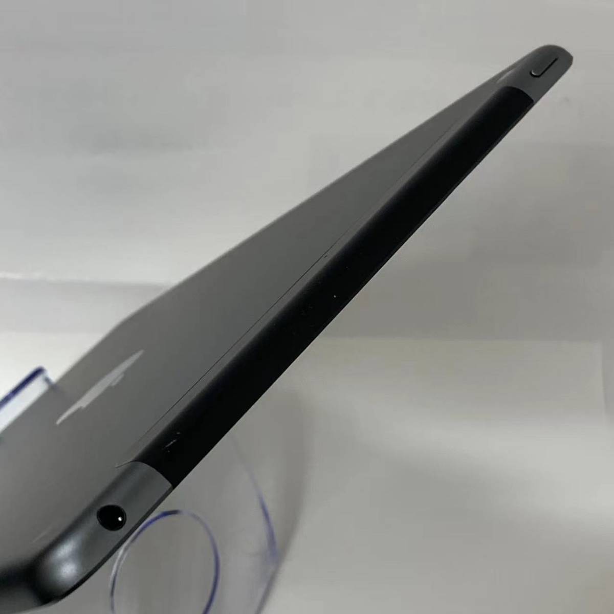 apple iPad 第7世代 32GB Cellular docomo版SIMフリー バッテリー99