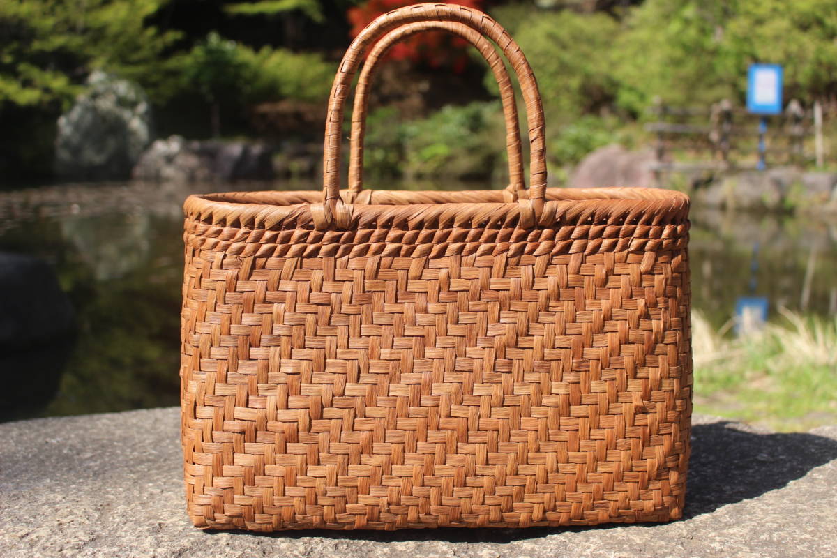 ヤフオク! - Lサイズ 山葡萄 蔓 バック かご 籠 巾着 網代編... ヤフオク! - Lサイズ 山葡萄 蔓 バック かご 籠 巾着 網代編...