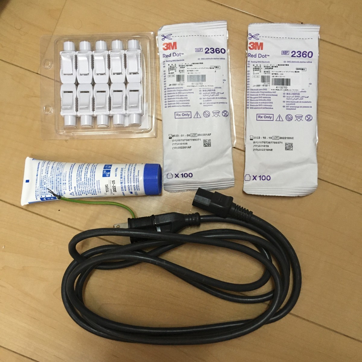  Japan light electro- heart electro- total 12 guidance battery operation measurement cable accessory complete set heart electro- map organism information animal hospital . floor .. menstruation inspection patient nihonkohden