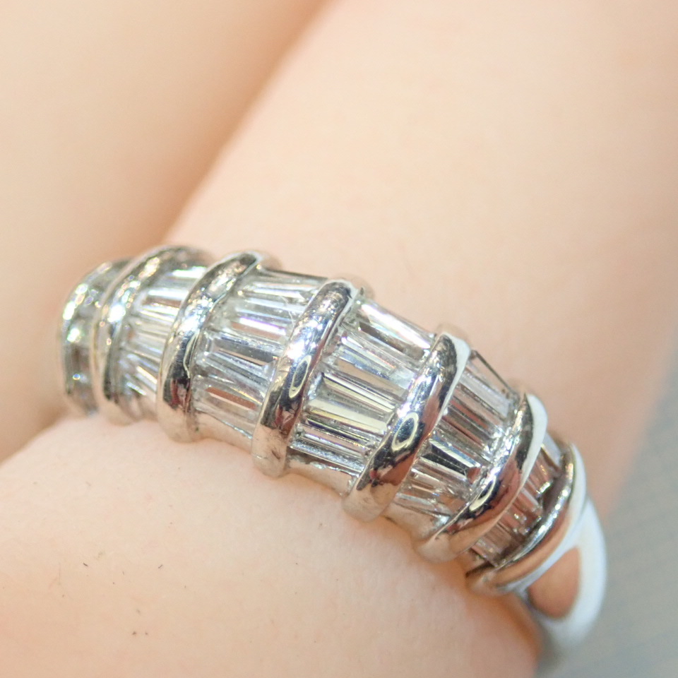 □Pt900テーパーダイヤモンドデザインリング 0.75ct□指輪□磨き仕上げ