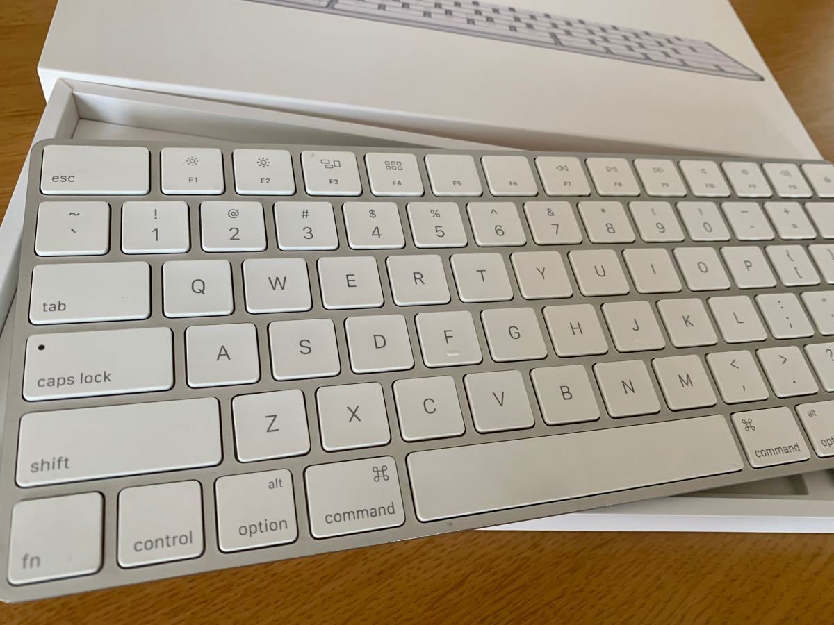 【純正美品】Apple Magic Keyboard2 US 箱・説明書付き  マジックキーボード　Bluetooth