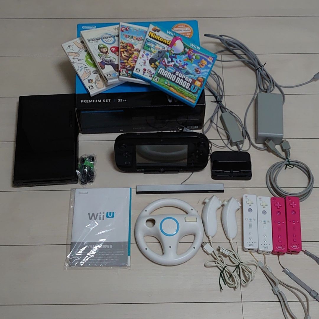 Wii U 32GB 黒 ソフトやハンドル、コントローラーなど色々セット※箱 ...