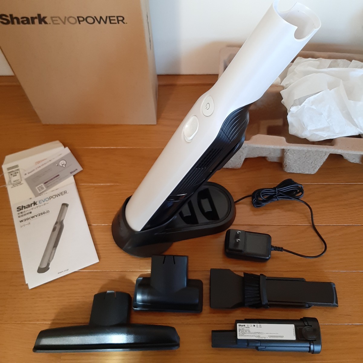 未使用 SHARK シャーク エヴォパワー 充電式ハンディクリーナー W20