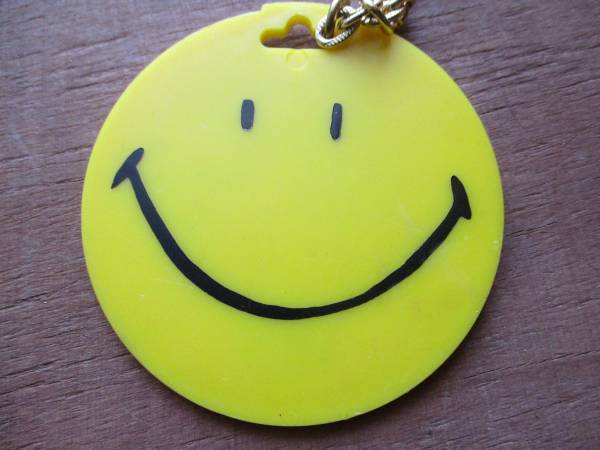 US Vintage key holder Smile ... attaching collection .e1