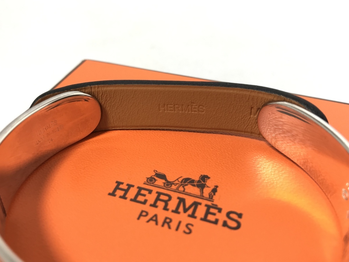 新品未使用 エルメス HERMES シルバーバングル 革付 トゥアレグ Mサイズ_画像4