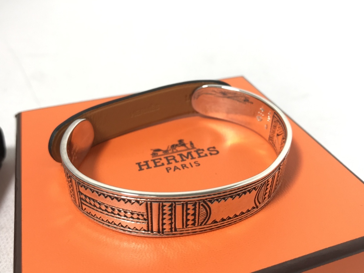 新品未使用 エルメス HERMES シルバーバングル 革付 トゥアレグ Mサイズ_画像1