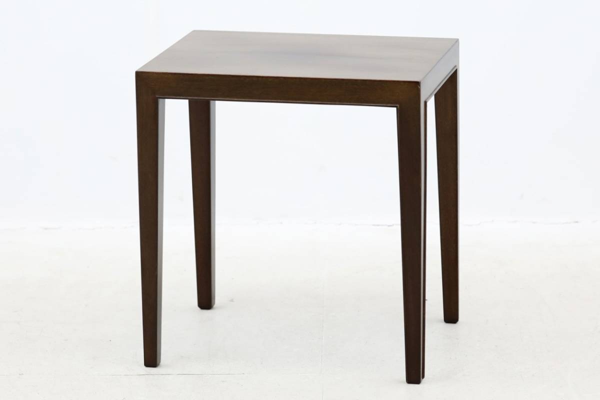 【完売】  北欧ビンテージ家具　Haslev(ハスレヴ)　サイドテーブル　マホガニー材 サイドテーブル