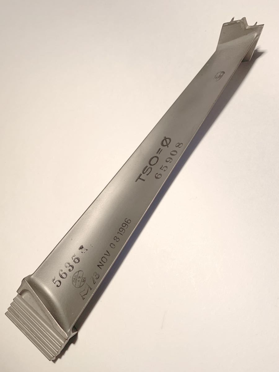 ジェットエンジン 「未使用」タービン ブレード P&W JT9D LPT 9 ジェットエンジン 「未使用」タービン ブレード P&W JT9D LPT 9