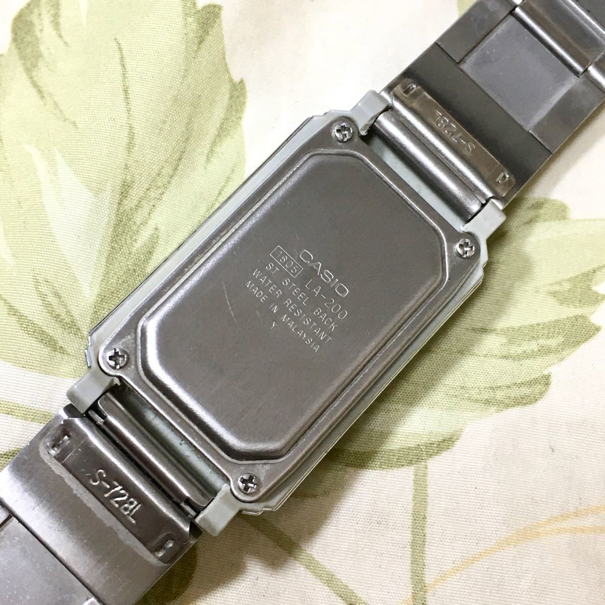 CASIO LA-200 FUTURISTデジタル 腕時計 電池交換済|Yahoo CASIO LA-200 FUTURISTデジタル 腕時計 電池交換済|Yahoo