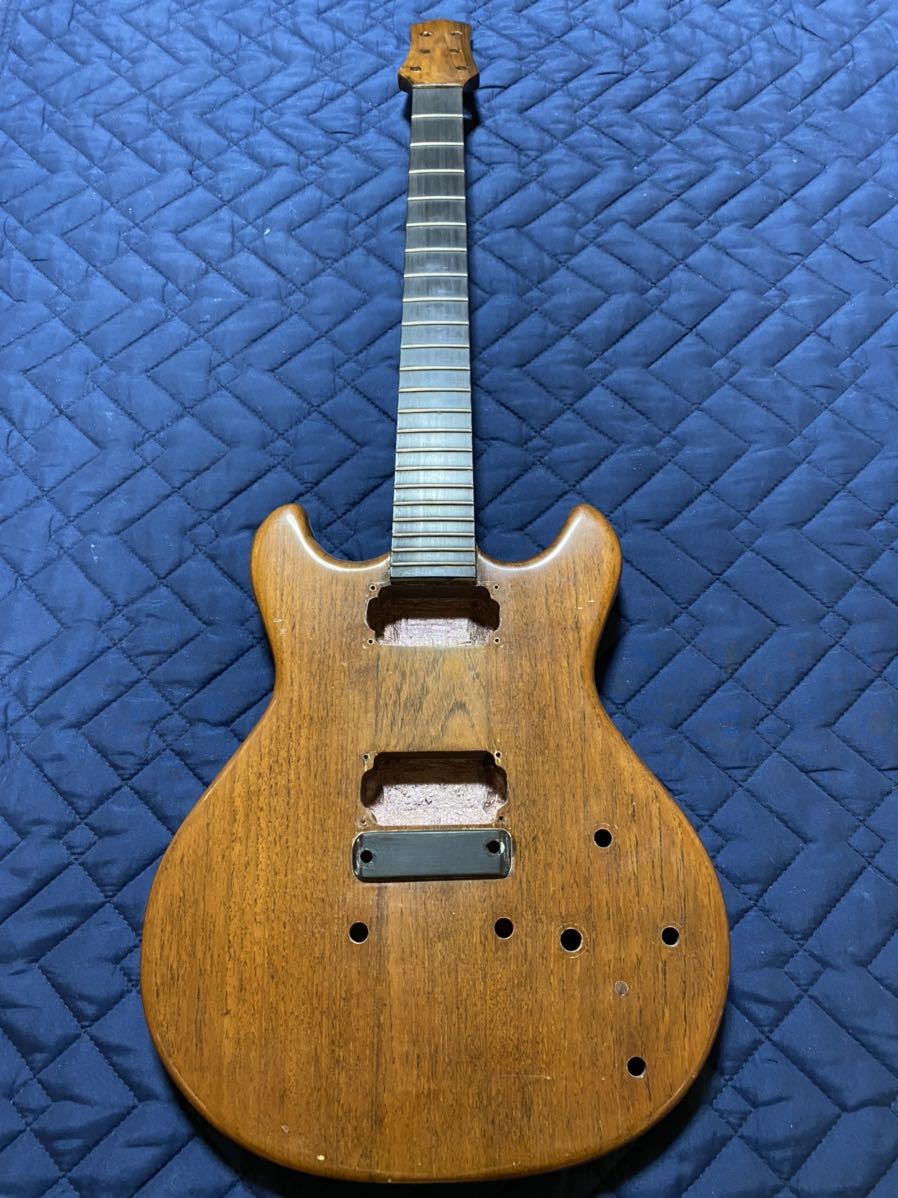 個人工房製 スルーネックギター