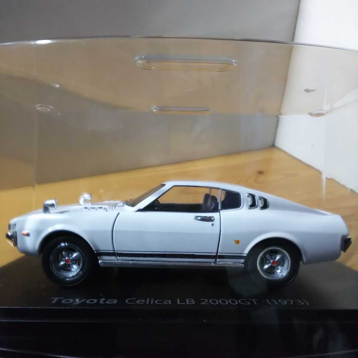 スケールカー【1/24 セリカ LB 2000GT 1973】TOYOTA ミニカー ケース入り 国産名車 リフトバック_画像3