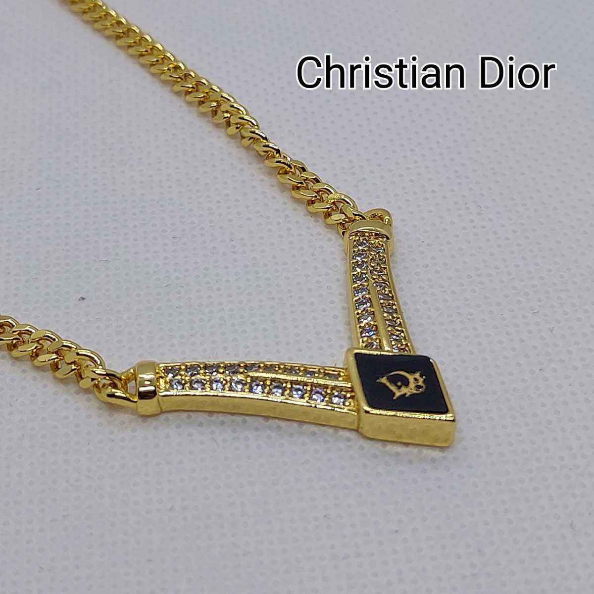 クリスチャンディオール　Christian Dior　ネックレス　ラインストーン　V　ゴールドカラー