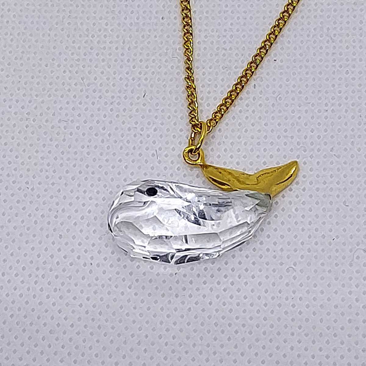 箱、冊子付き　スワロフスキー　SWAROVSKI　ネックレス　魚モチーフ_画像3