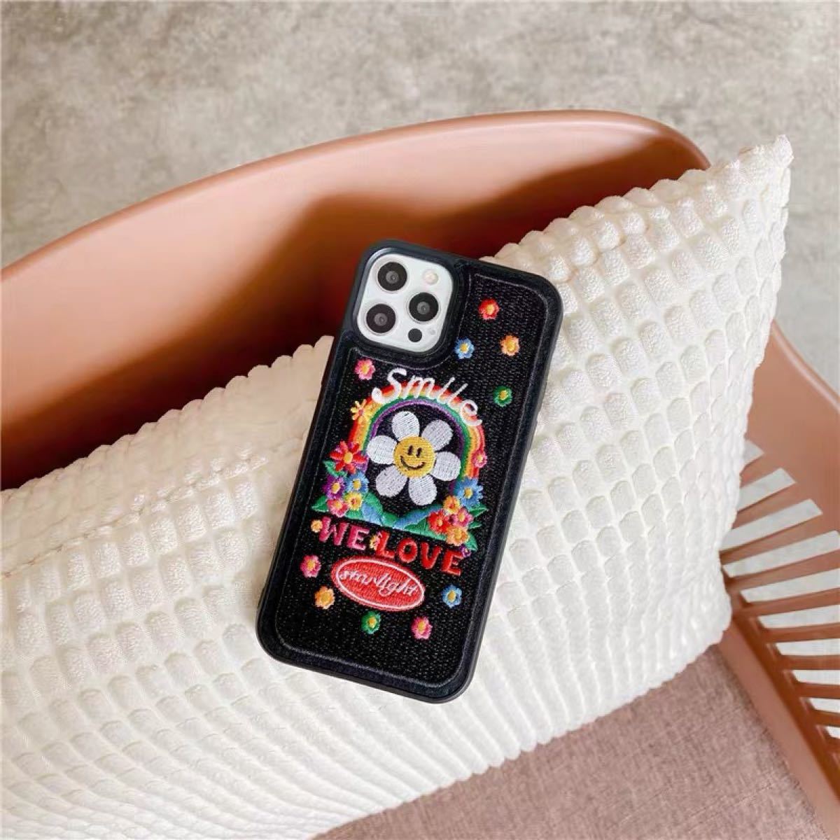 ☆ iPhone☆スマホケース☆カバー☆ニコちゃん☆スマイル☆刺繍☆黒☆高頻度☆プレゼント☆誕生日☆ペア☆韓国☆