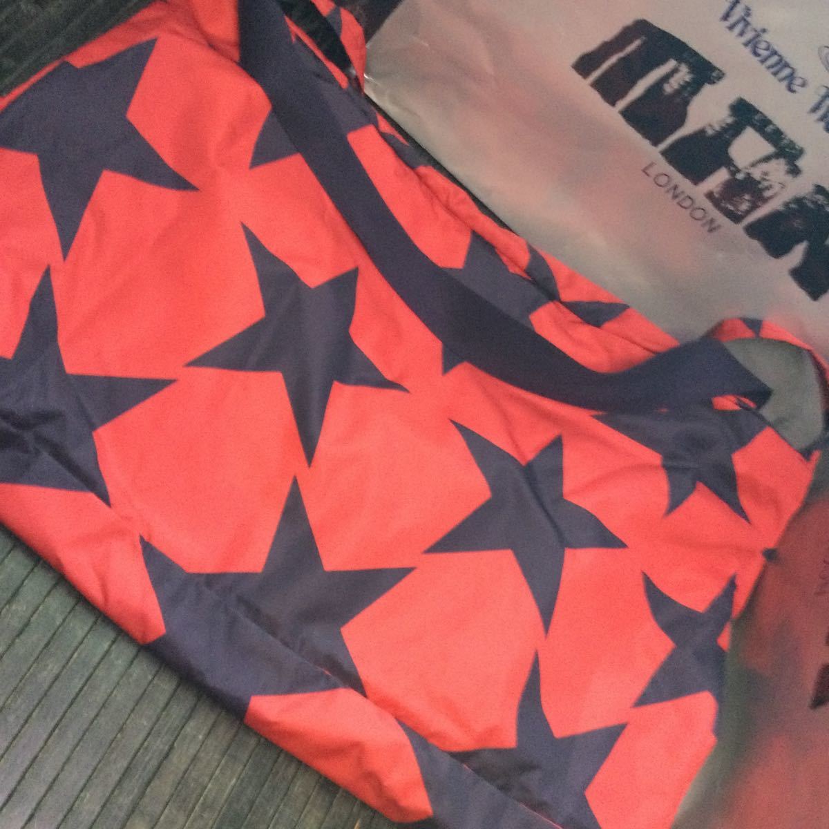 送料込●新品●Vivienne Westwood 大容量バッグ大量ボール入等に最適 ネイビー星柄 ナイロン 赤色 ヴィヴィアンウエストウッド ビビアン_画像7