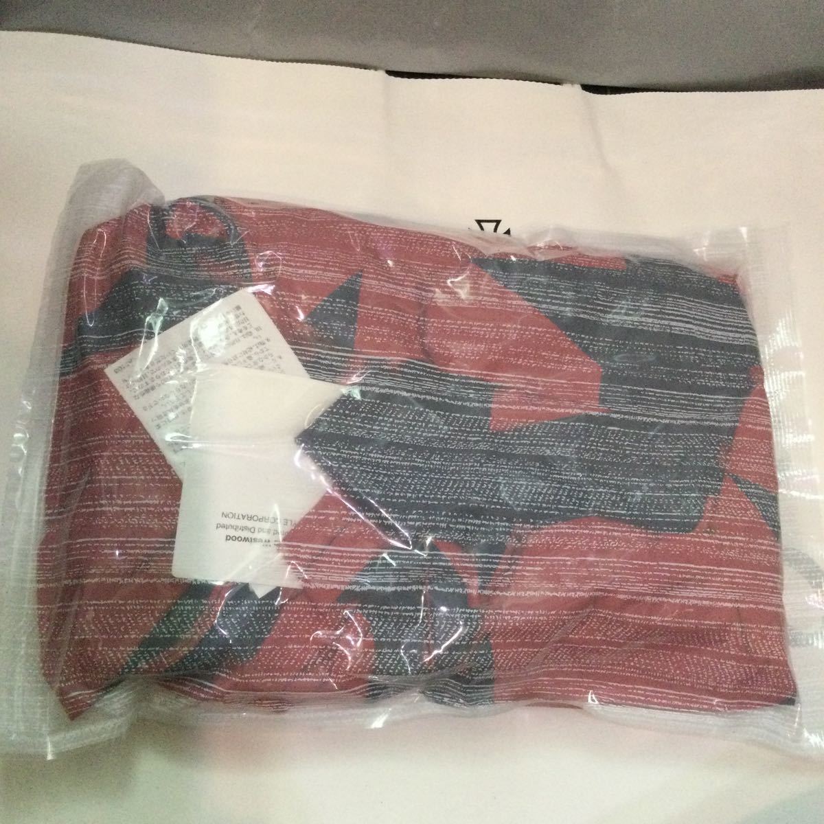 送料込●新品●Vivienne Westwood 大容量バッグ大量ボール入等に最適 ネイビー星柄 ナイロン 赤色 ヴィヴィアンウエストウッド ビビアン_画像9