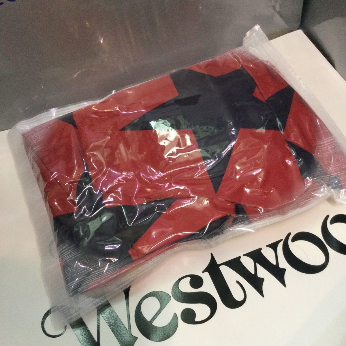 送料込●新品●Vivienne Westwood 大容量バッグ大量ボール入等に最適 ネイビー星柄 ナイロン 赤色 ヴィヴィアンウエストウッド ビビアン_画像8