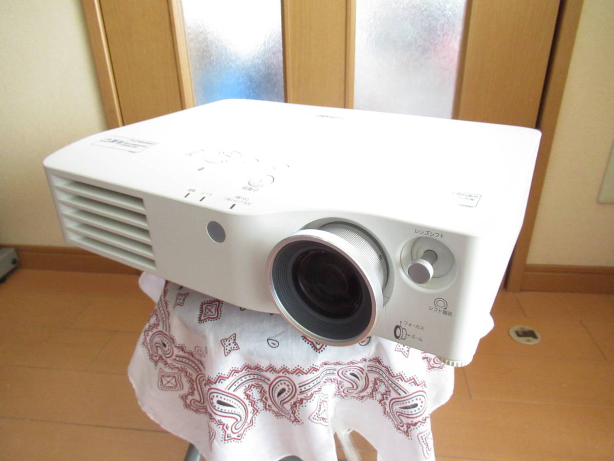 ☆美品☆ Panasonic 映像機器 プロジェクター 本体 TH-AX100 ☆美品☆ Panasonic 映像機器 プロジェクター 本体 TH-AX100