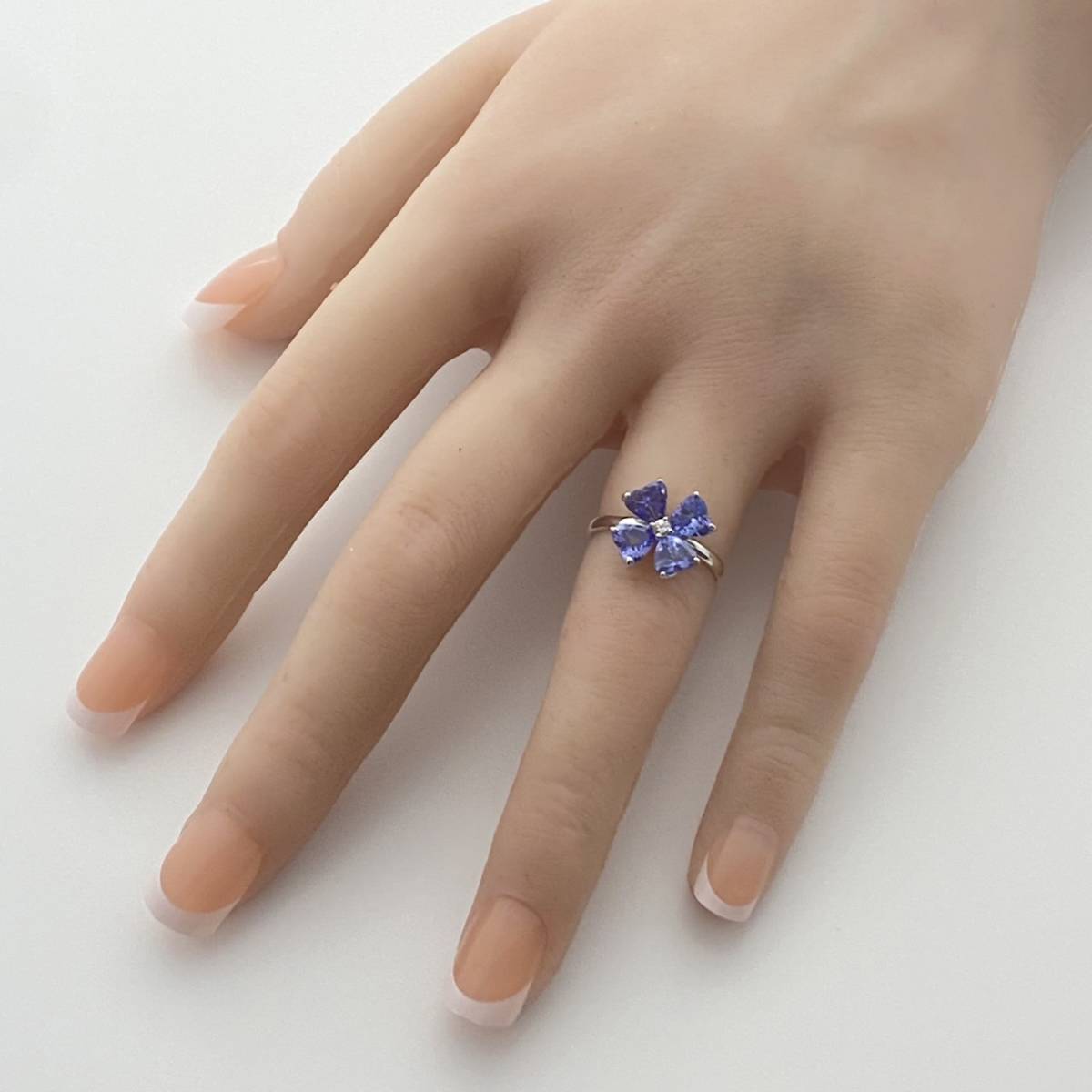 NJ21004 天然タンザナイトリング タンザナイト2.42ct / ダイヤ0.05ct