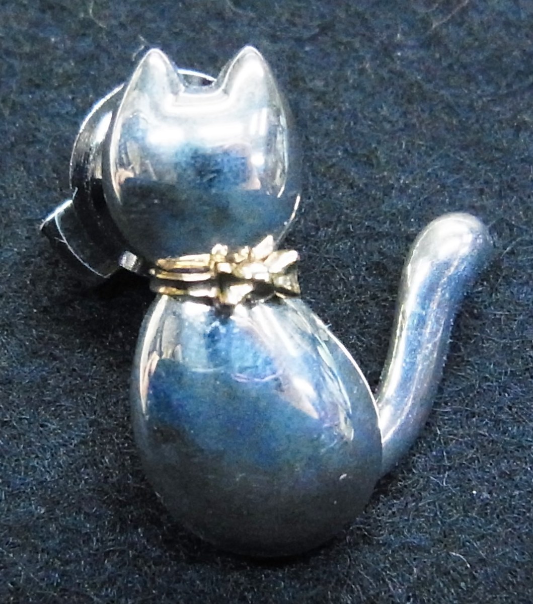 SILVER OHNO ネコブローチ 猫ピンバッジ シルバーK18 ピンバッチ