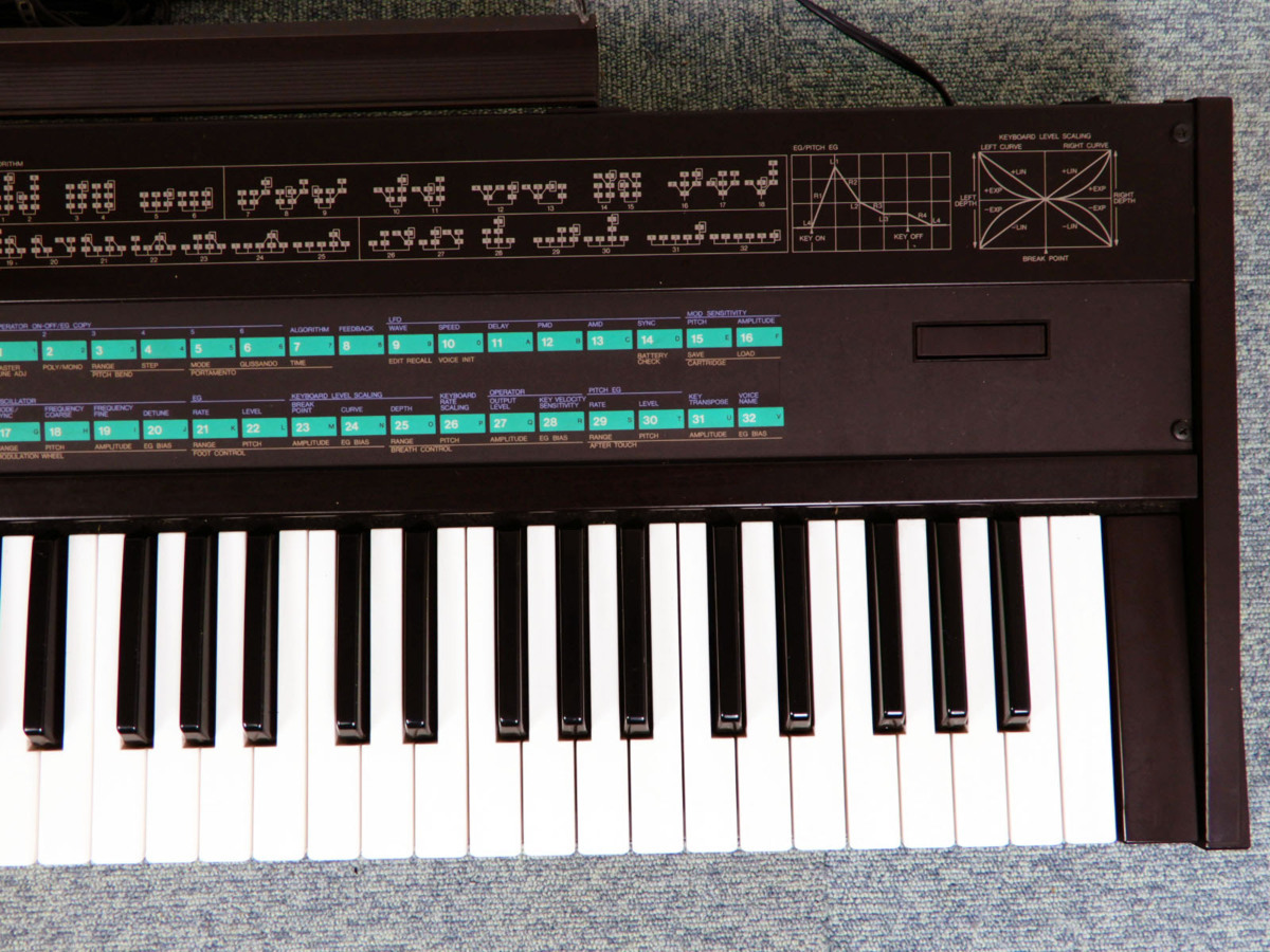 2021人気の YAMAHA DX7 シンセサイザー ケース付 カートリッジ2個付