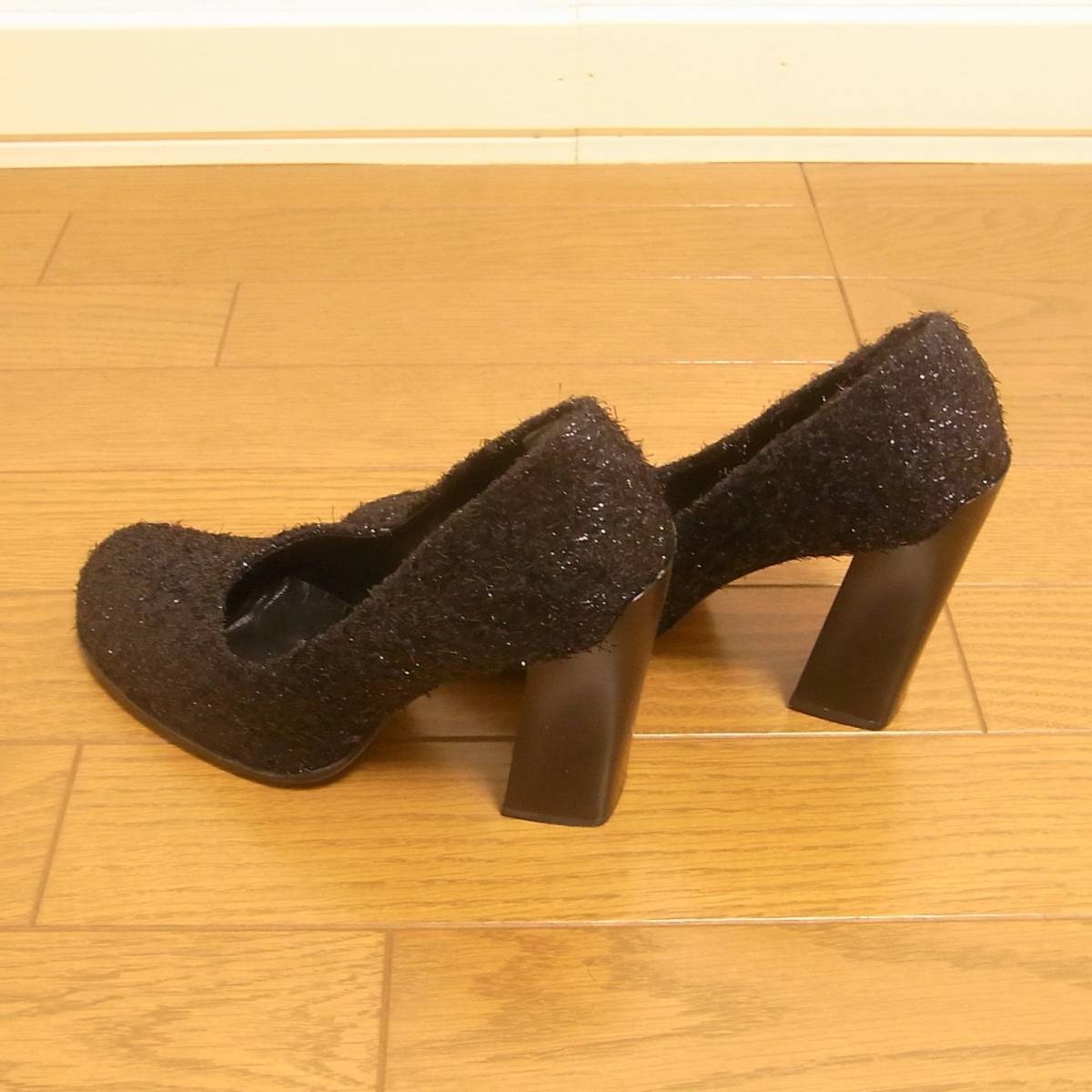 美品 プラダ PRADA パンプス 38 紺 ネイビー レディース 靴 ファー
