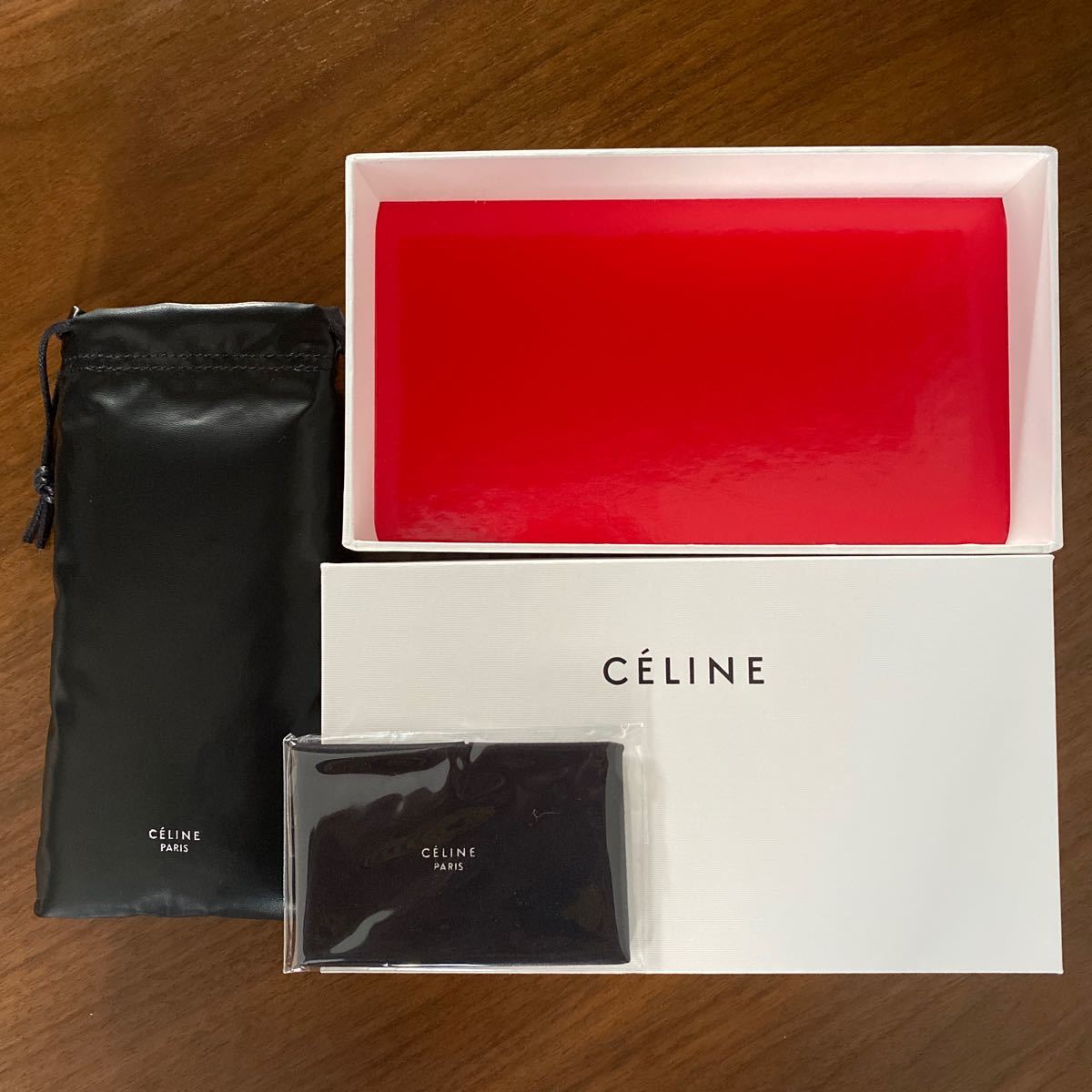 PayPayフリマ|CELINE 空箱 メガネ入れ メガネクロス セリーヌ PayPayフリマ|CELINE 空箱 メガネ入れ メガネクロス セリーヌ