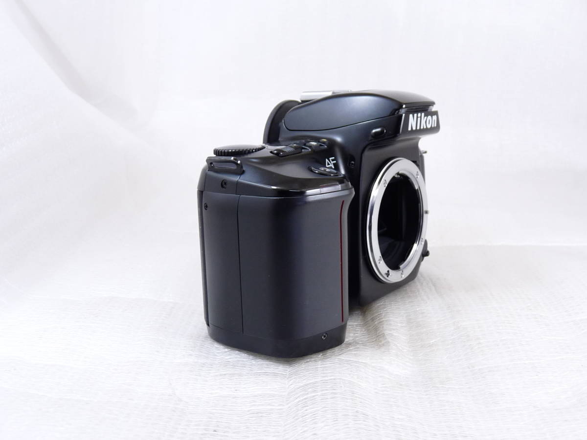 【完動品】Nikon F601 QUARTZ DATE ボディー. フィルム AF 一眼レフカメラ _画像2