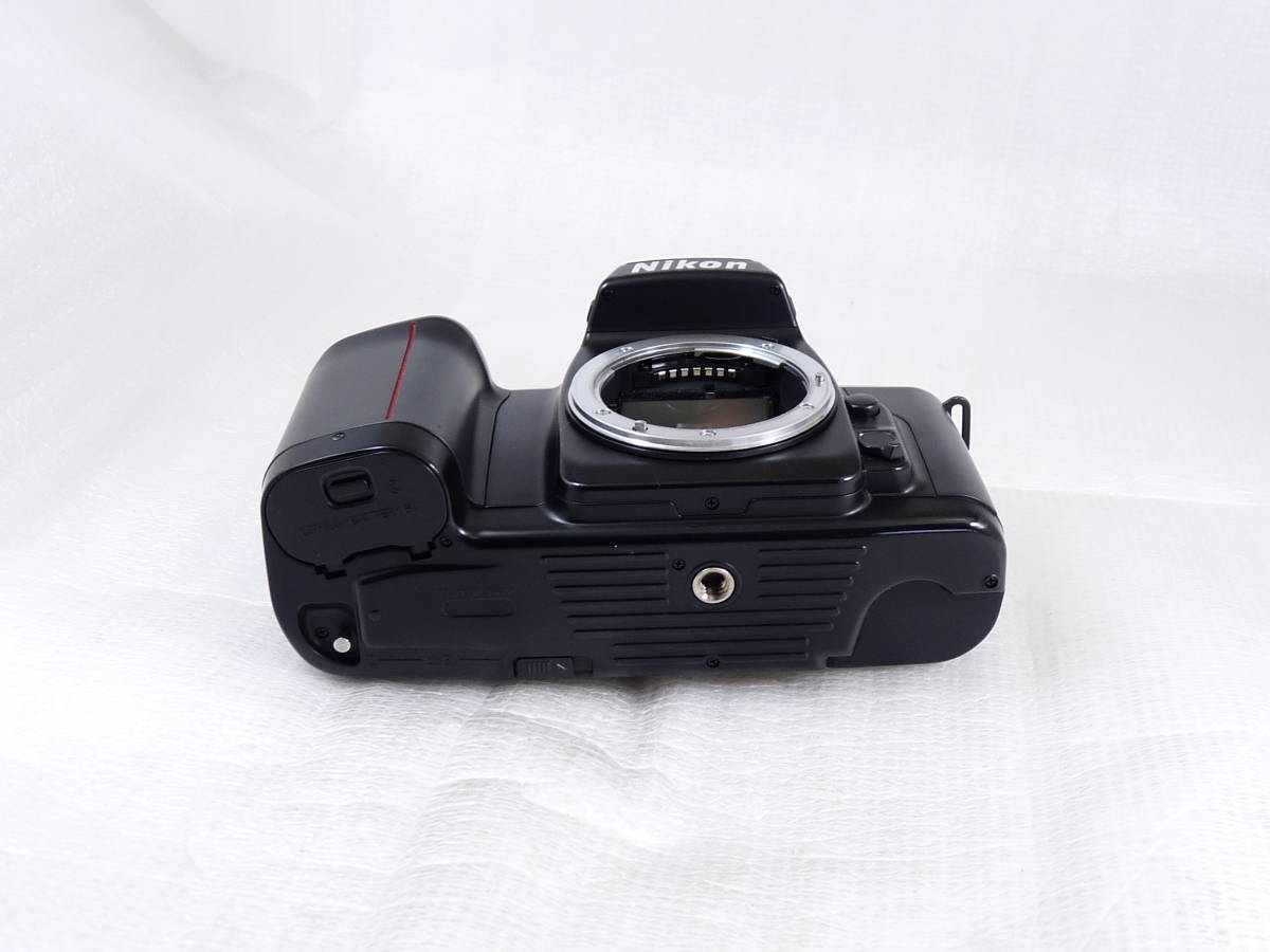 【完動品】Nikon F601 QUARTZ DATE ボディー. フィルム AF 一眼レフカメラ _画像7