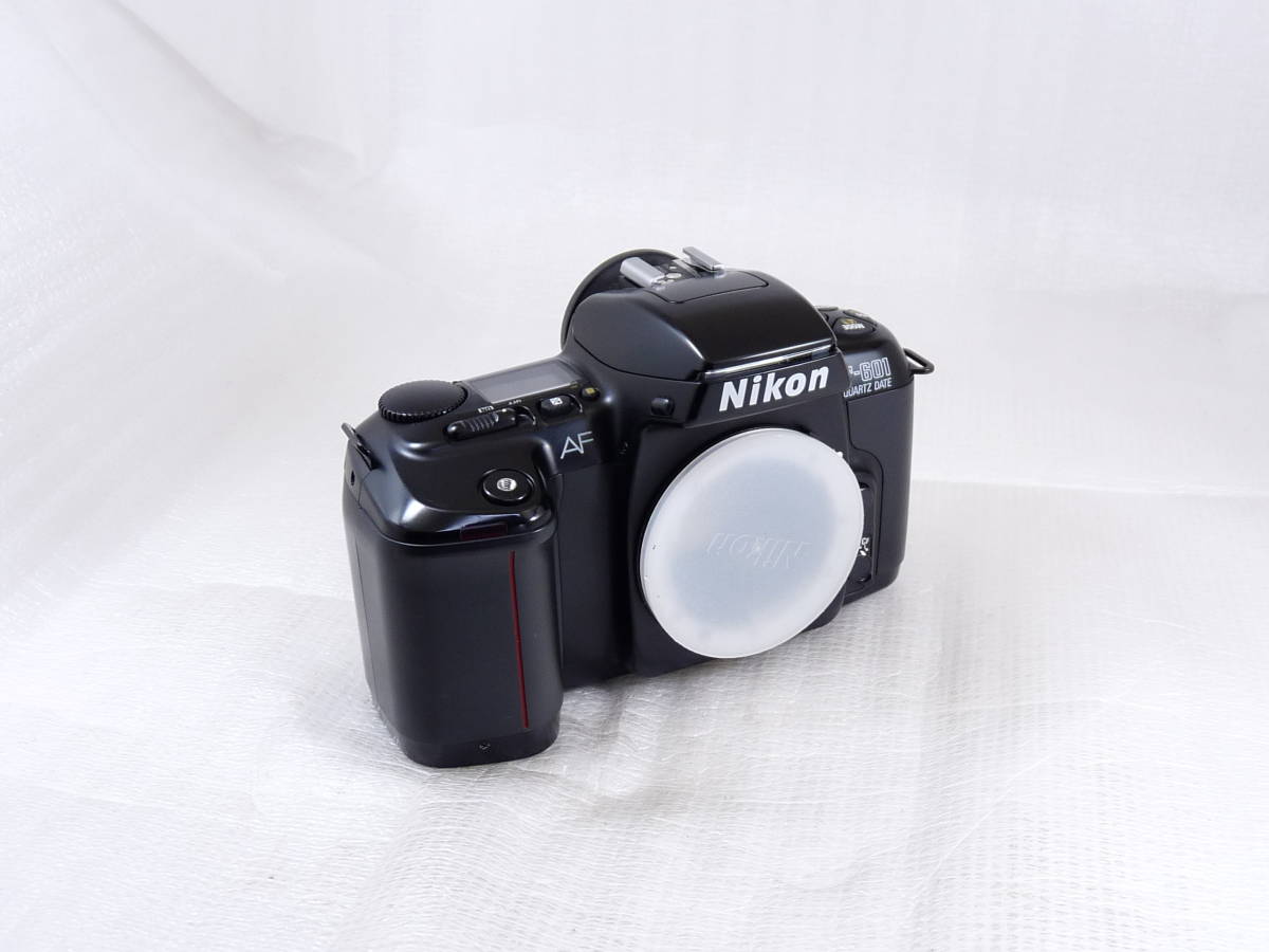【完動品】Nikon F601 QUARTZ DATE ボディー. フィルム AF 一眼レフカメラ _画像1