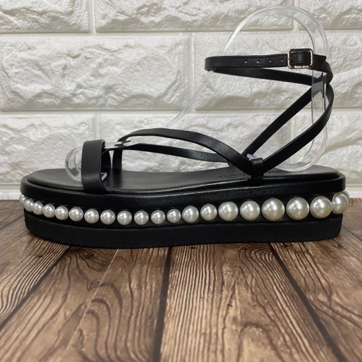未使用】JIMMY CHOO PINE FLAT パール付き バケッタレザー