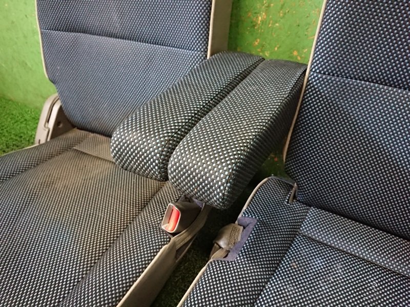 [psi] Mitsubishi U64W U61W Town Box rear seats & seat base Minicab Clipper 