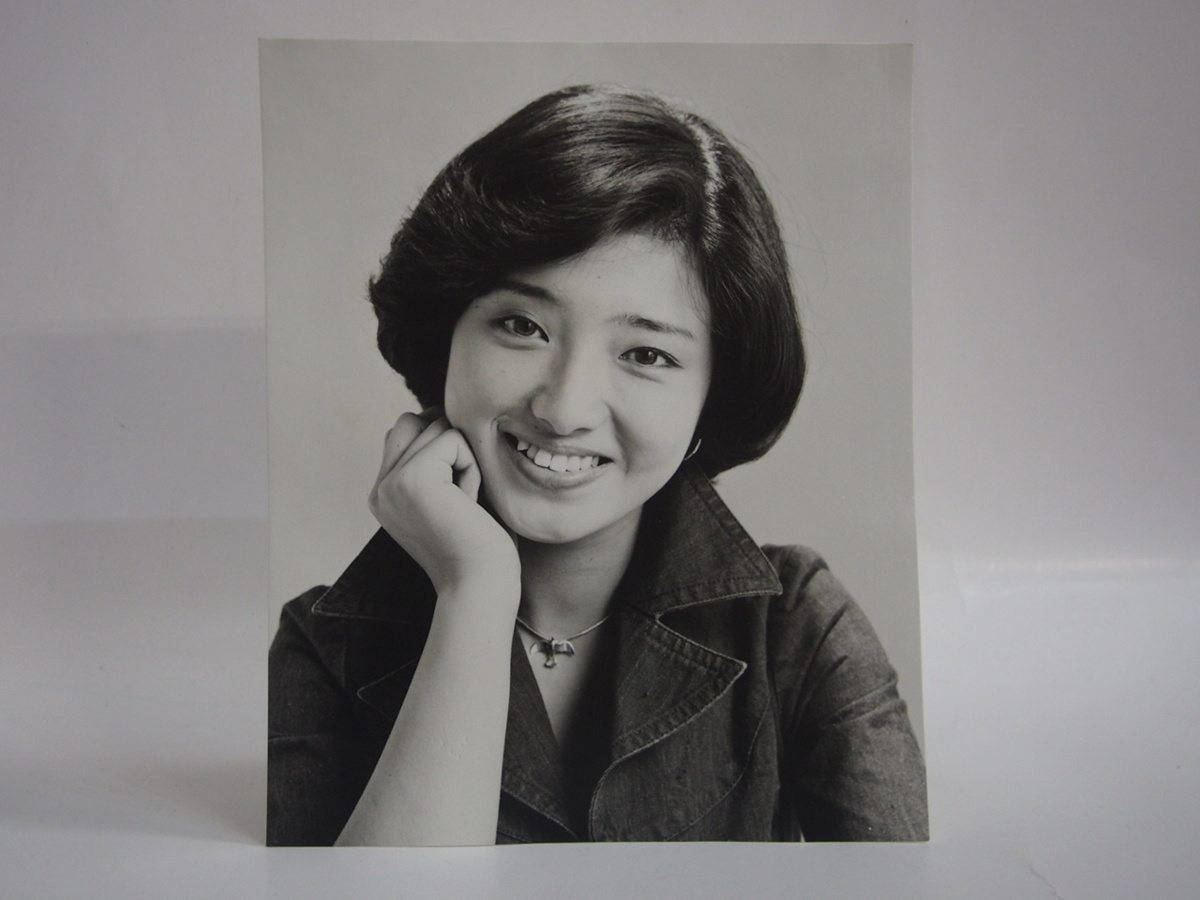 ☆貴重 山口百恵 デビュー当時 直筆サイン サイン色紙 当時の ☆貴重 山口百恵 デビュー当時 直筆サイン サイン色紙 当時の