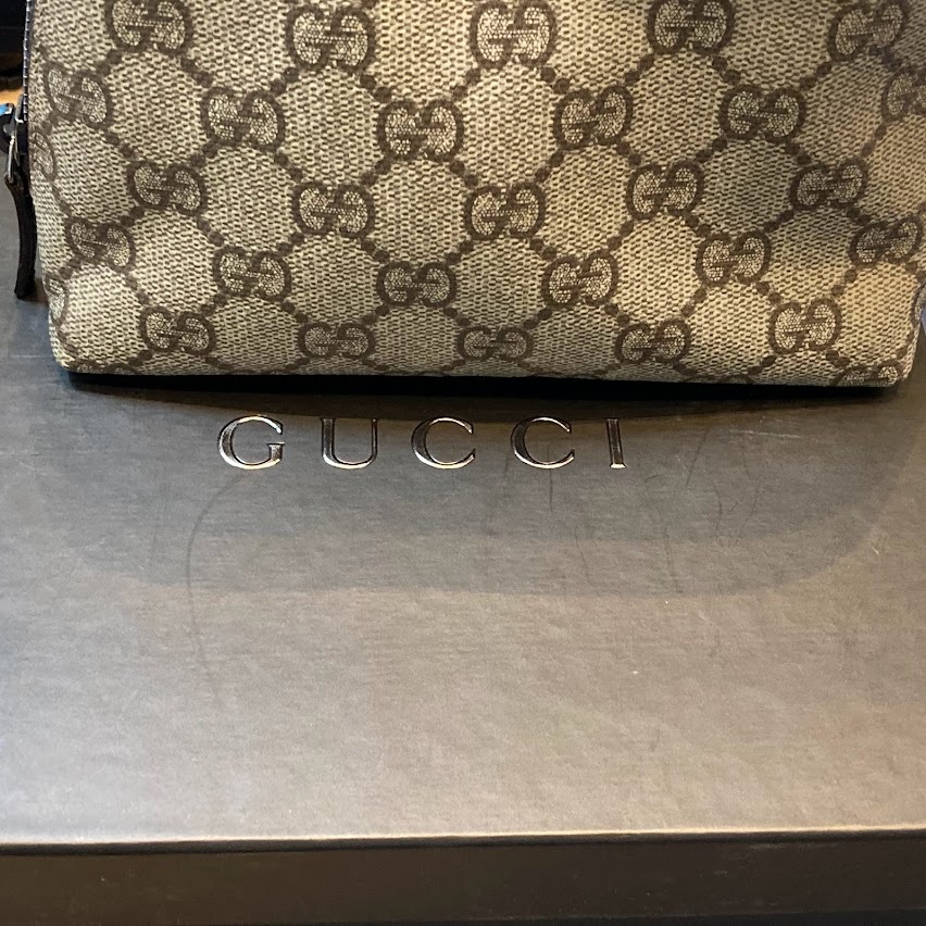 ◇Gucci グッチ 141810 ポーチ PVC GGマーク コスメポーチ 小物