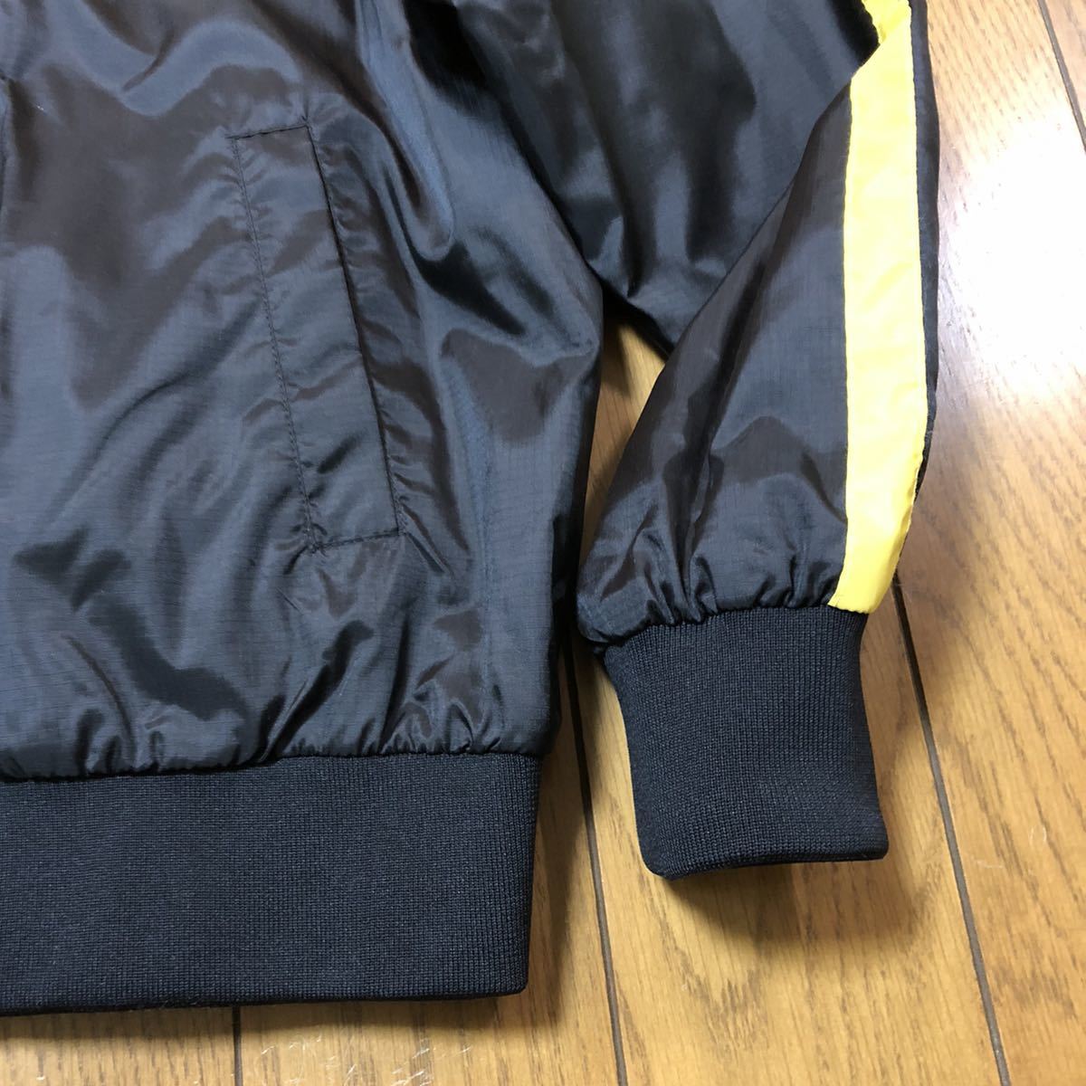 Mサイズ 阪神タイガース 古着ブルゾン コーチジャケット Mサイズ 阪神タイガース 古着ブルゾン コーチジャケット