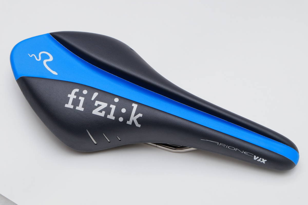 ARIONE VS X black blue fi'zi:k fizik saddle have one Versus 