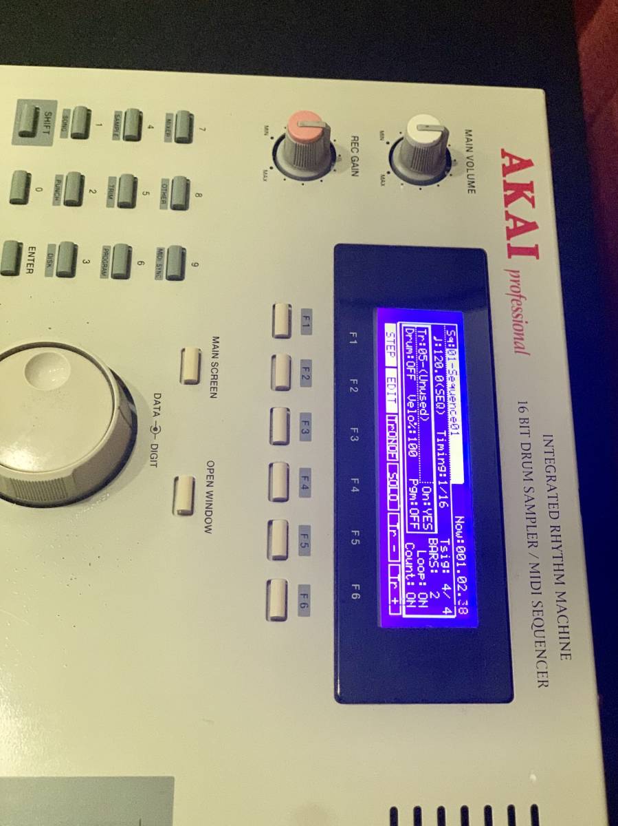 MPC2000 Ver1.72 白液晶 32MB FDD/USBエミュレータ新品 交換済み