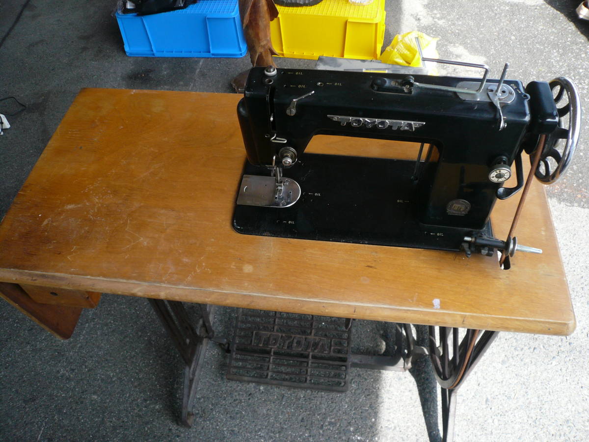 □トヨタ□作業台付足踏み式ミシン 【引取限定】 #昭和レトロ#当時物