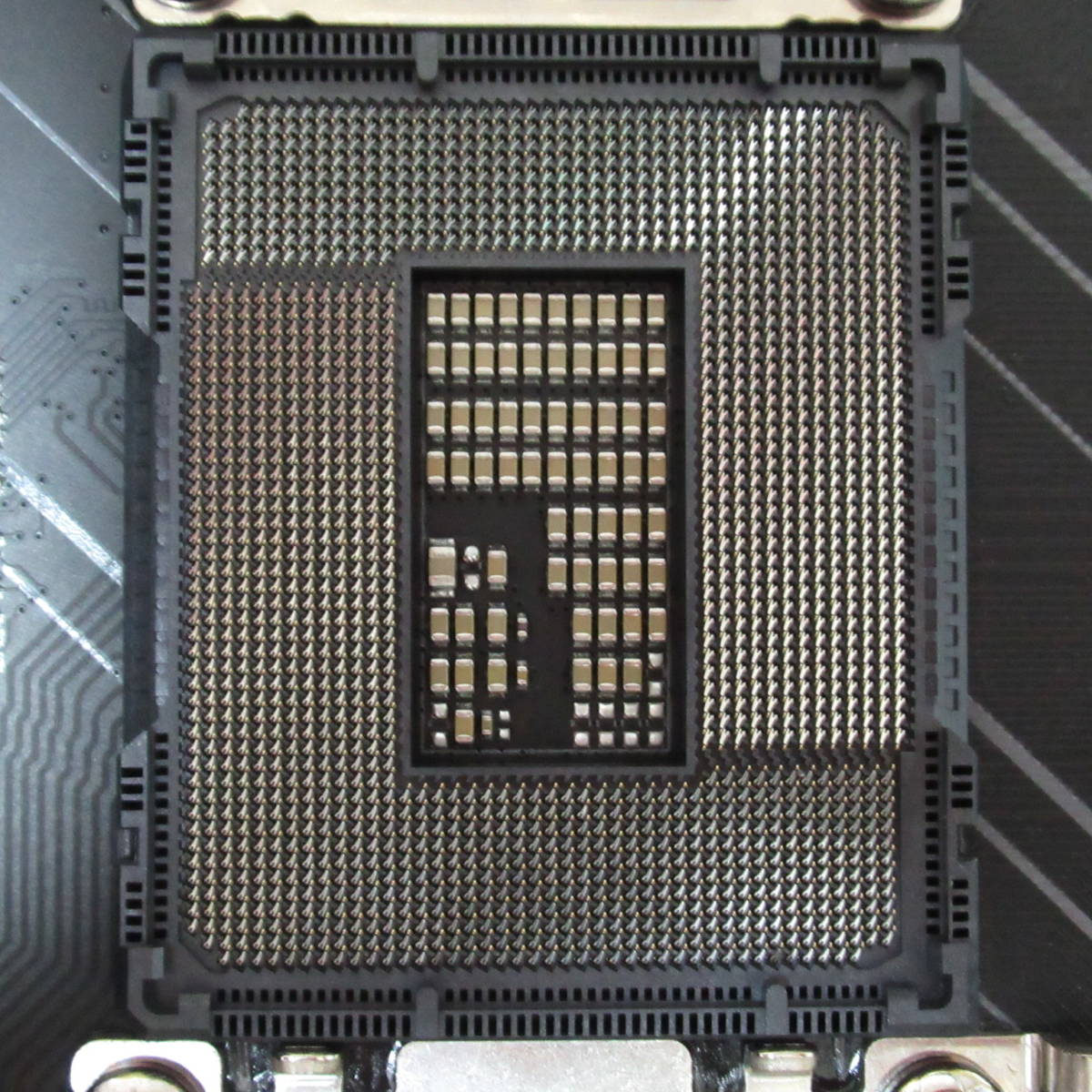 未使用☆ASUS TUF GAMING Z690-PLUS WIFI D4 | laninternet.com.br