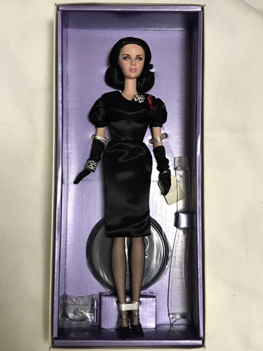 2021年レディースファッション福袋 マニアックス  店バービー バービー人形 23595 Barbie As Elizabeth  Taylor in Cleopatra Doll