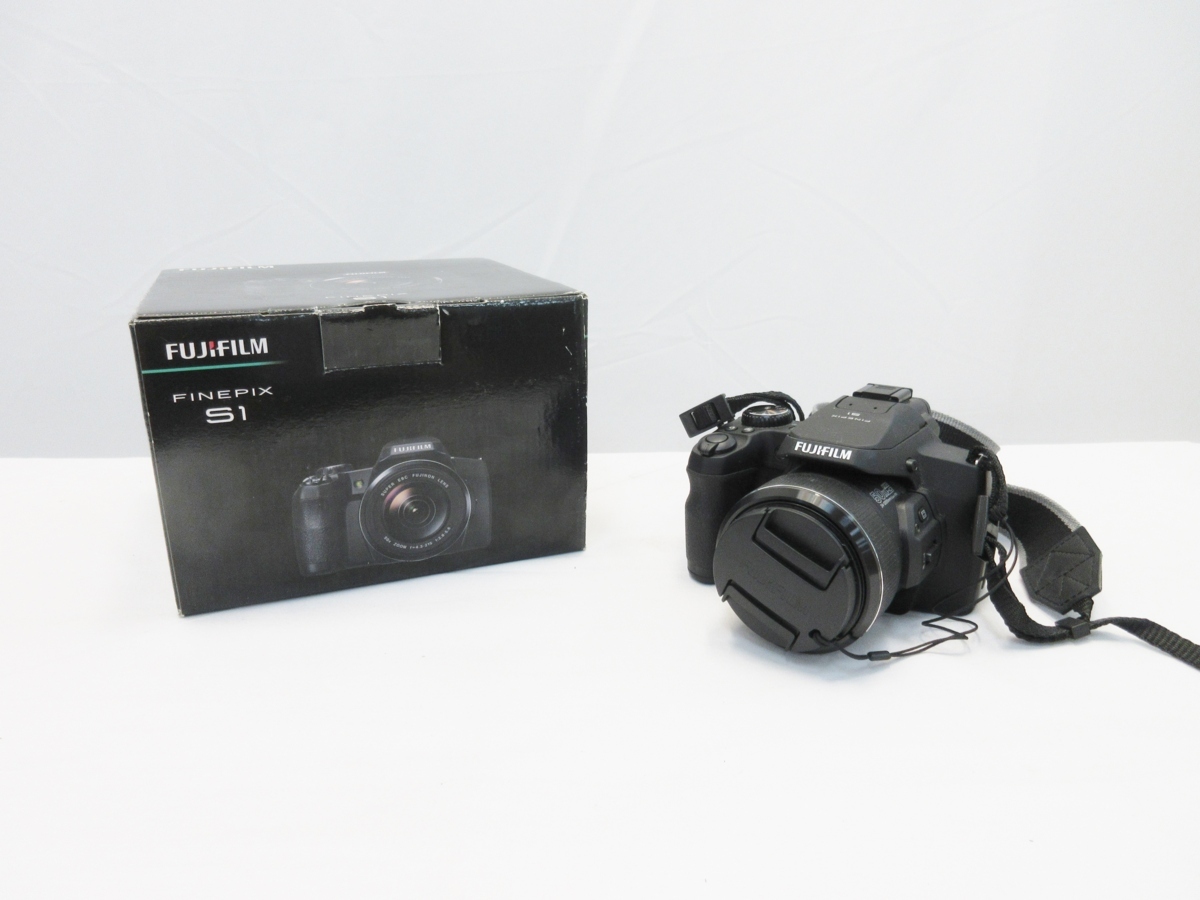 ☆美品☆ デジタル一眼レフカメラ FUJIFILM フジフィルム FinePix S1