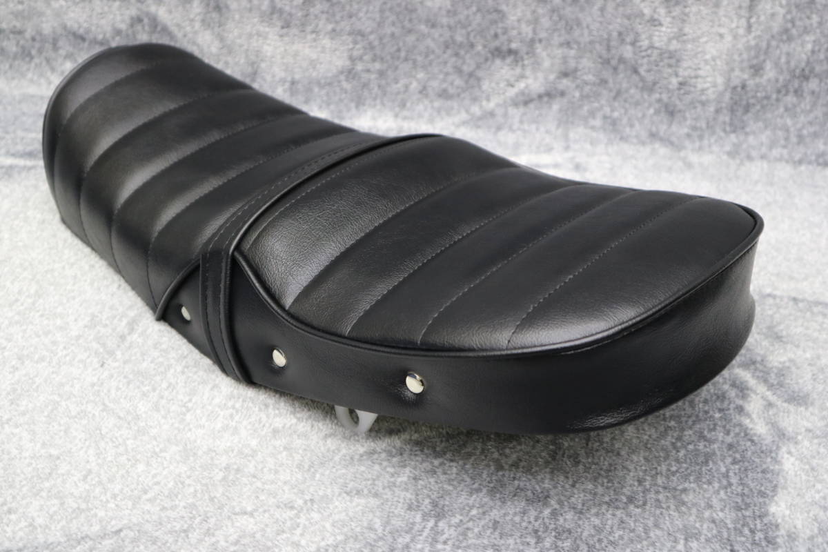 未使用品 エイプ50 タックロール シート 黒 皮 鋲打ち