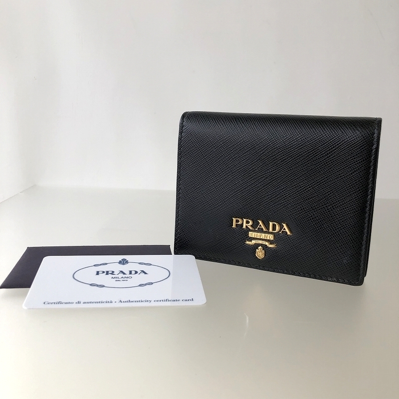 極美品 定価57060円 PRADA サフィアーノ 二つ折り財布 ブラック 1MV204 小銭入れ有り コンパクトウォレット レディース メンズ