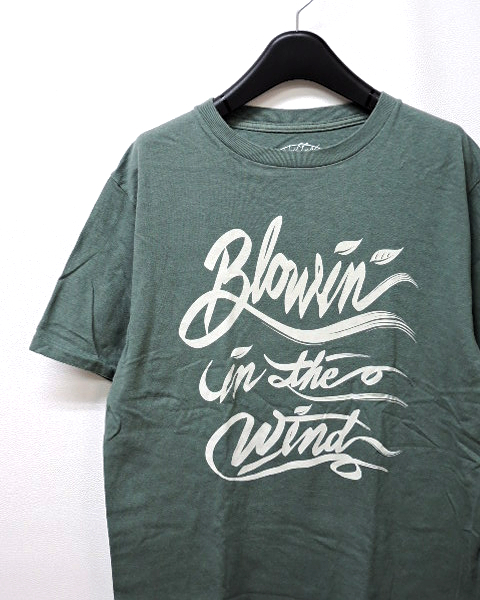 M【STANDARD CALIFORNIA BLOWIN’ IN THE WIND Tee hero SAGE GREEN スタンダードカリフォルニア Tシャツ サージグリーン】_画像2